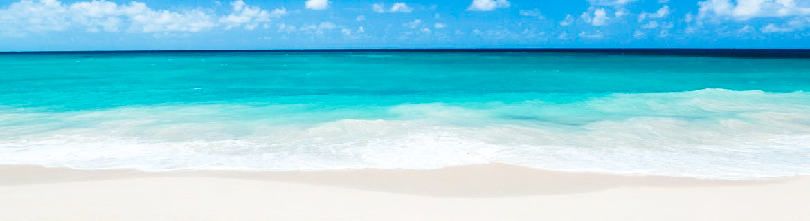 Wellen an der Küste eines Strandes im Südwesten Floridas. Wellen an der Küste eines Strandes im Südwesten Floridas.